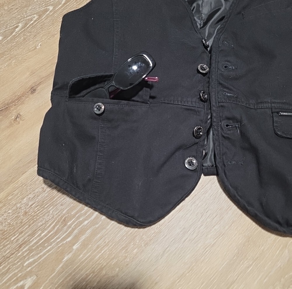 Men's Rock & Republic Black Denim Button Front Vest - Picture 6 of 6